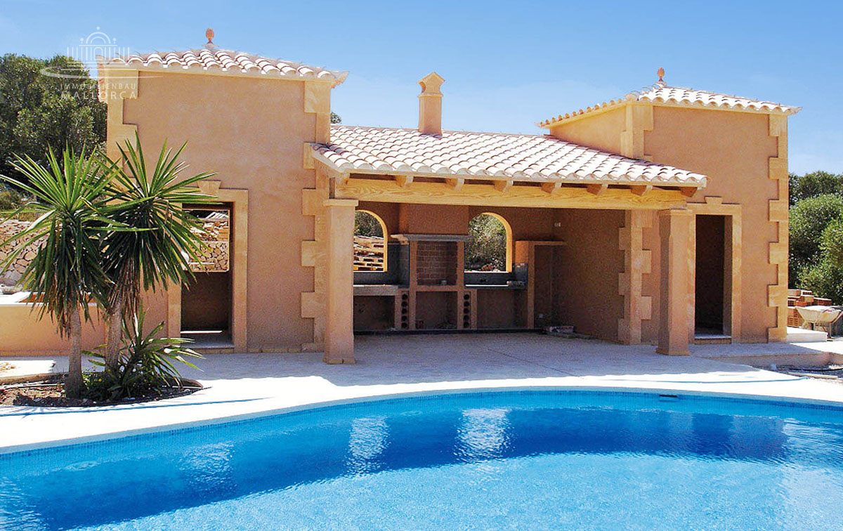 Robuste Grillanlage Mallorca, Immobilie mit Poolhaus und Außengrill Mallorca, gepflegte Außenanlage Mallorca, robust Barbecue area Majorca, real estate with pool House and outdoor barbecue Mallorca, well-kept outdoor area Mallorca